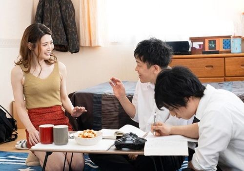 JUL-223 Gạ tình mẹ bạn thân xinh đẹp